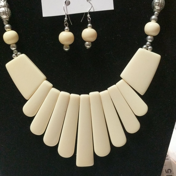 Statement Necklace Set - Picture 7 of 7